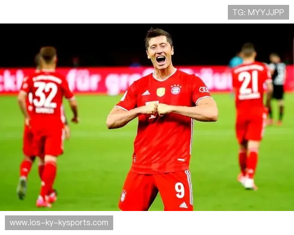 利物浦球星莱万多夫斯基领衔拜仁对决弗赖堡，拜仁和利物浦的打法